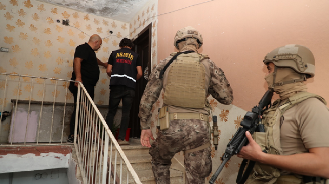 Mersin’de Dolandırıcılara Yönelik operasyonda 13 kişi yakalandı
